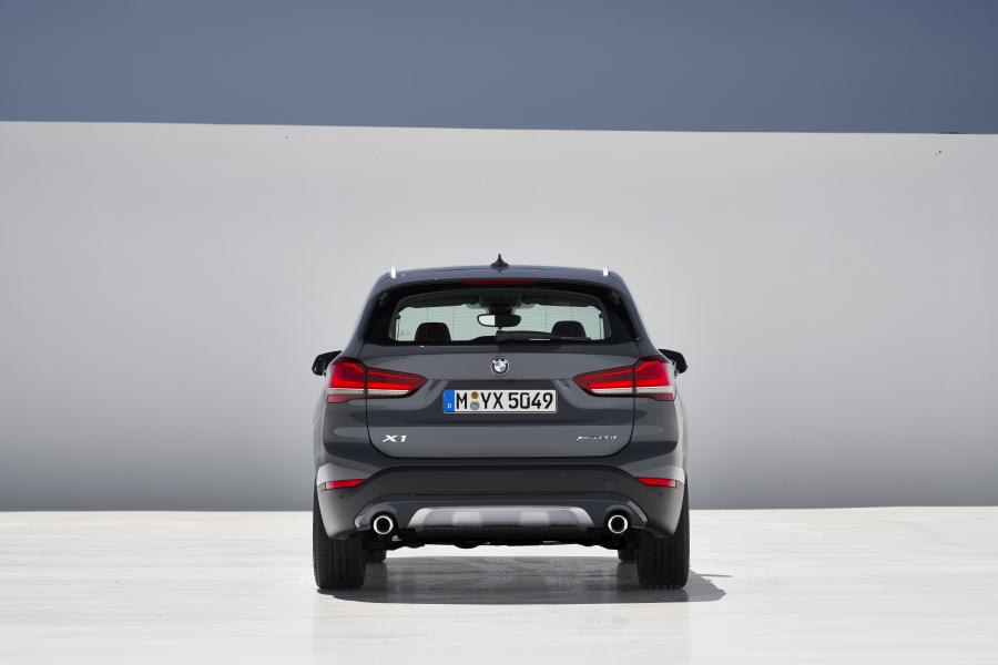  BMW X1 xDrive25i xLine (F48) 2019 года  (WW) (фото 19 из 40)